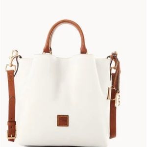 Dooney& Bourke  pebble grain small Barlow